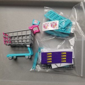 NEW - ZURU 5 Surprise Mini Brands Shopping Bundle